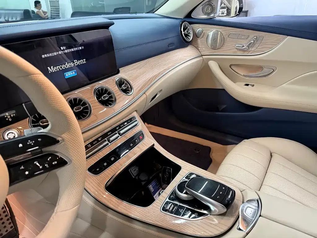 Mercedes-Benz E-Class (Import) — фото 4