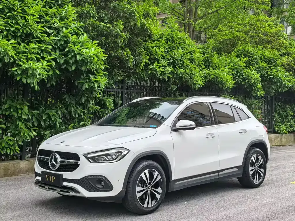 Mercedes-Benz GLA — фото 1