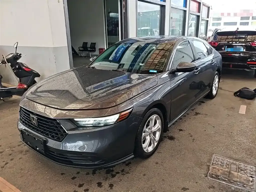 Honda Accord — фото 1