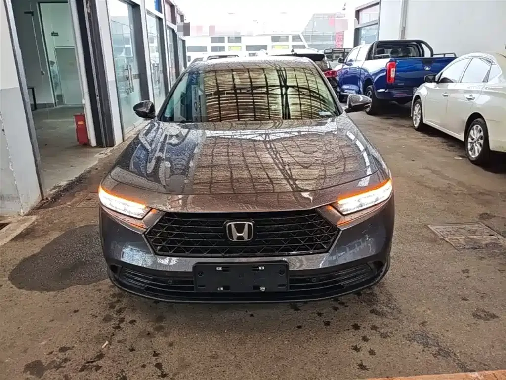 Honda Accord — фото 8
