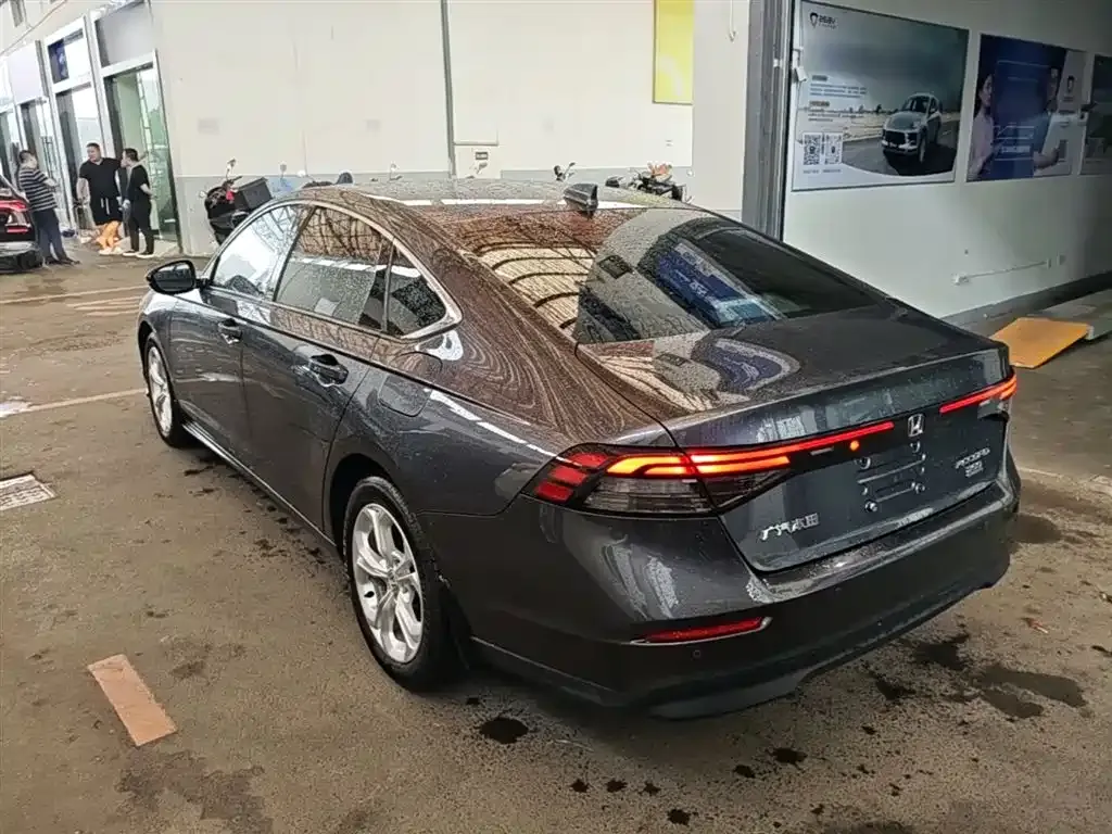 Honda Accord — фото 6