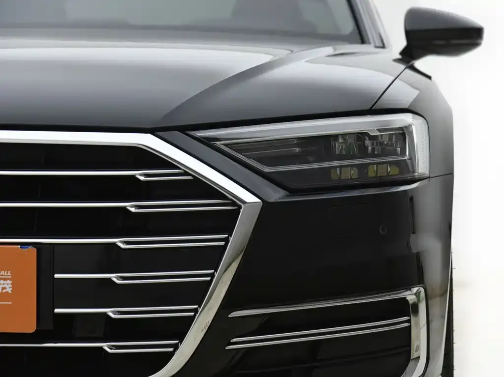 Audi A8 — фото 6