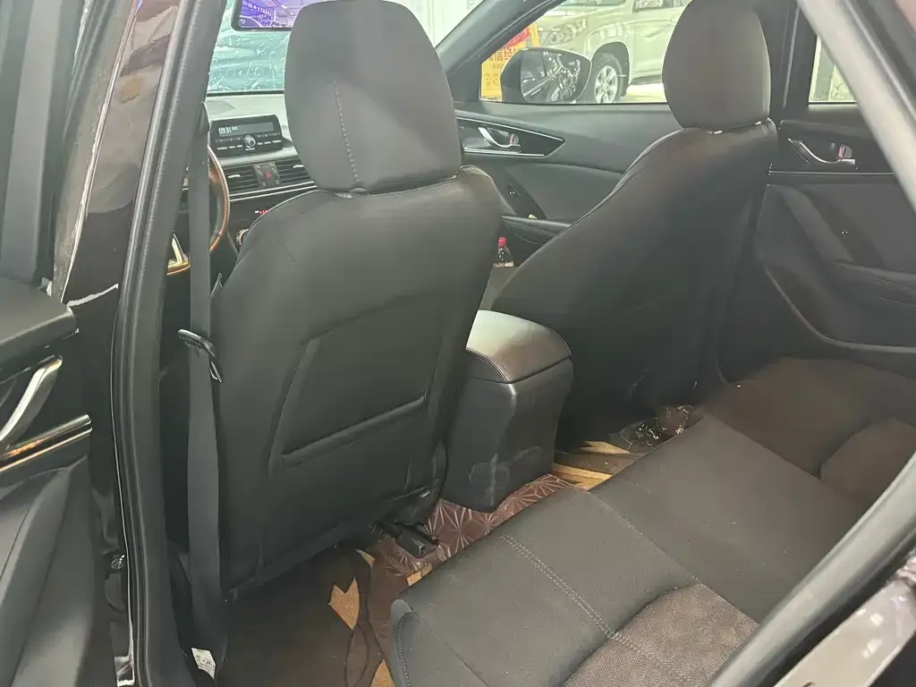 Mazda CX-4 2023 из CN, фото 8