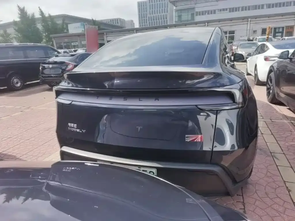 Tesla Model Y — фото 4