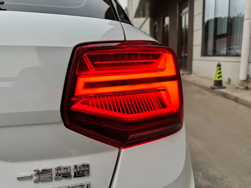 Audi Q2L 2022 из CN, фото 2