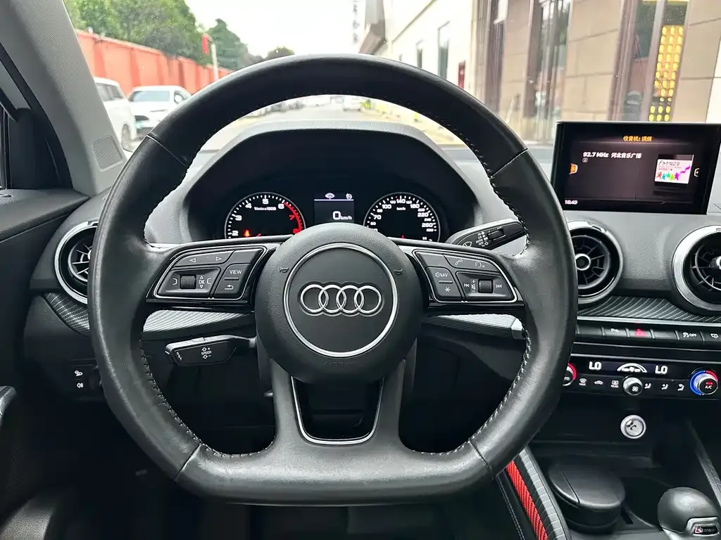 Audi Q2L 2022 из CN, фото 4