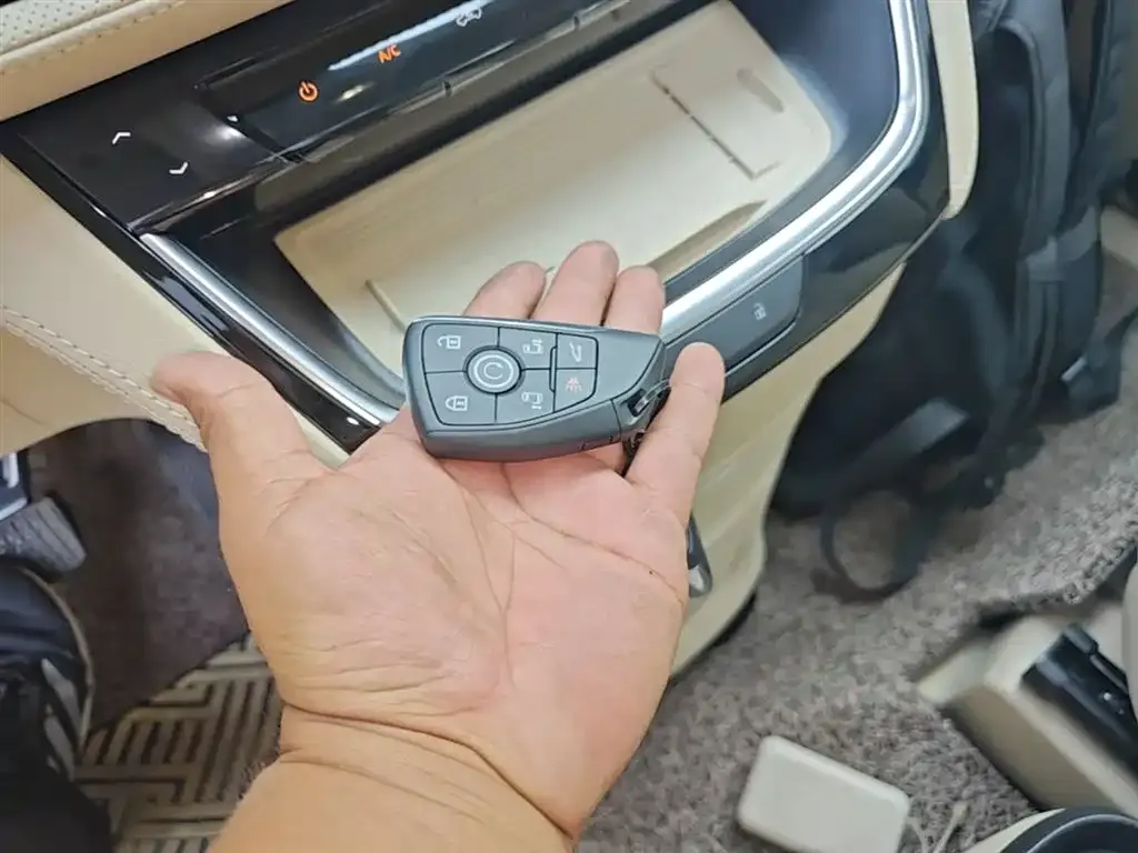 Buick GL8 Hybrid 2025 из CN, фото 6
