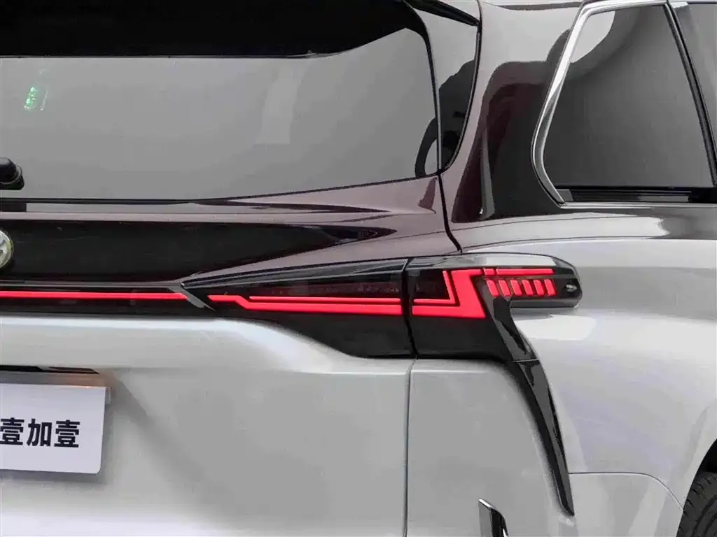 Toyota Sienna — фото 10