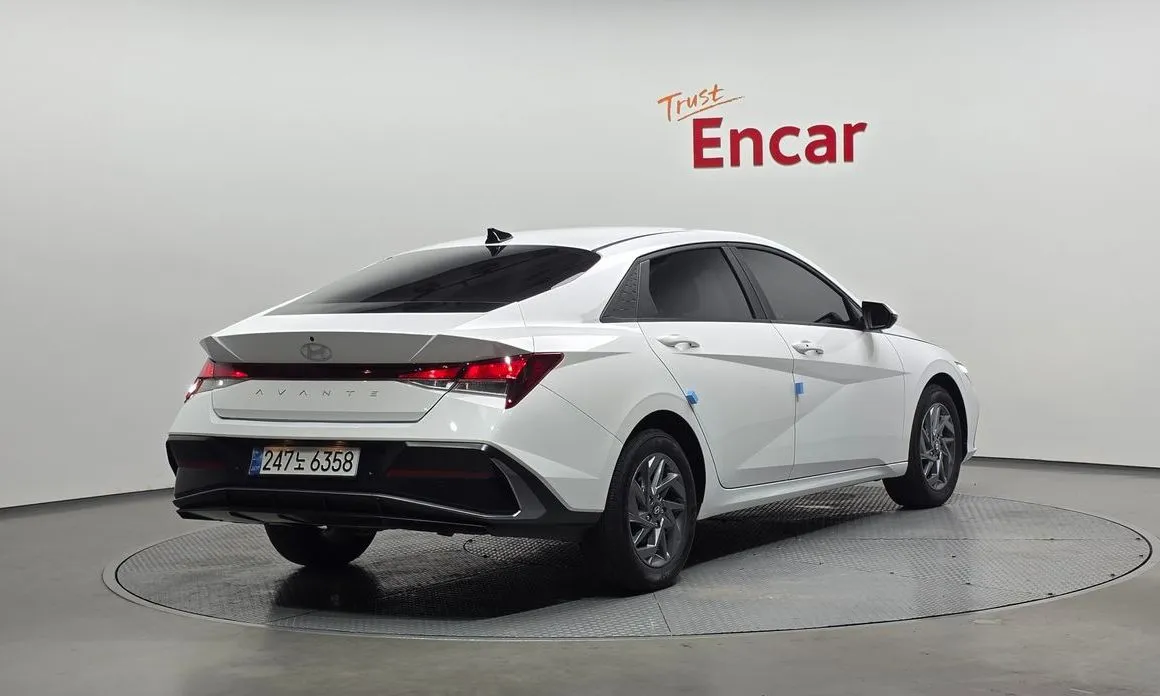 Hyundai AVANTE — фото 3