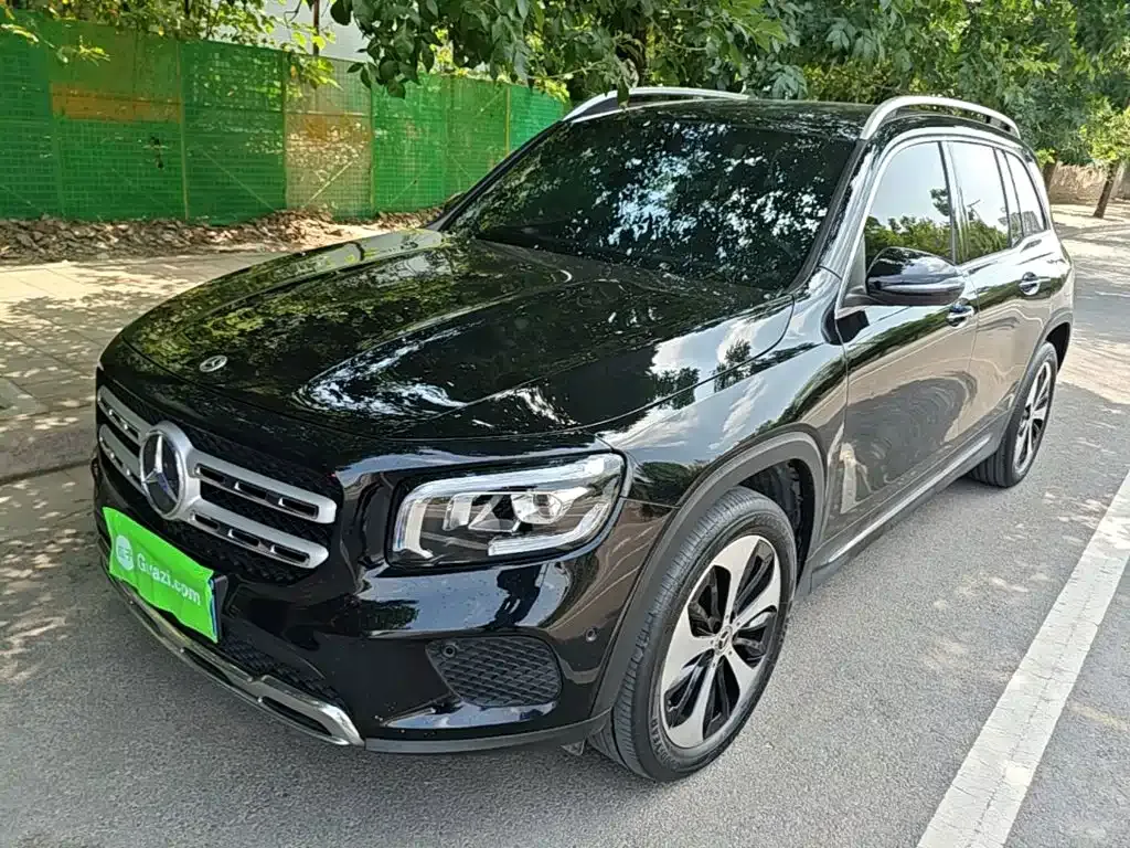 Mercedes-Benz GLB — фото 1