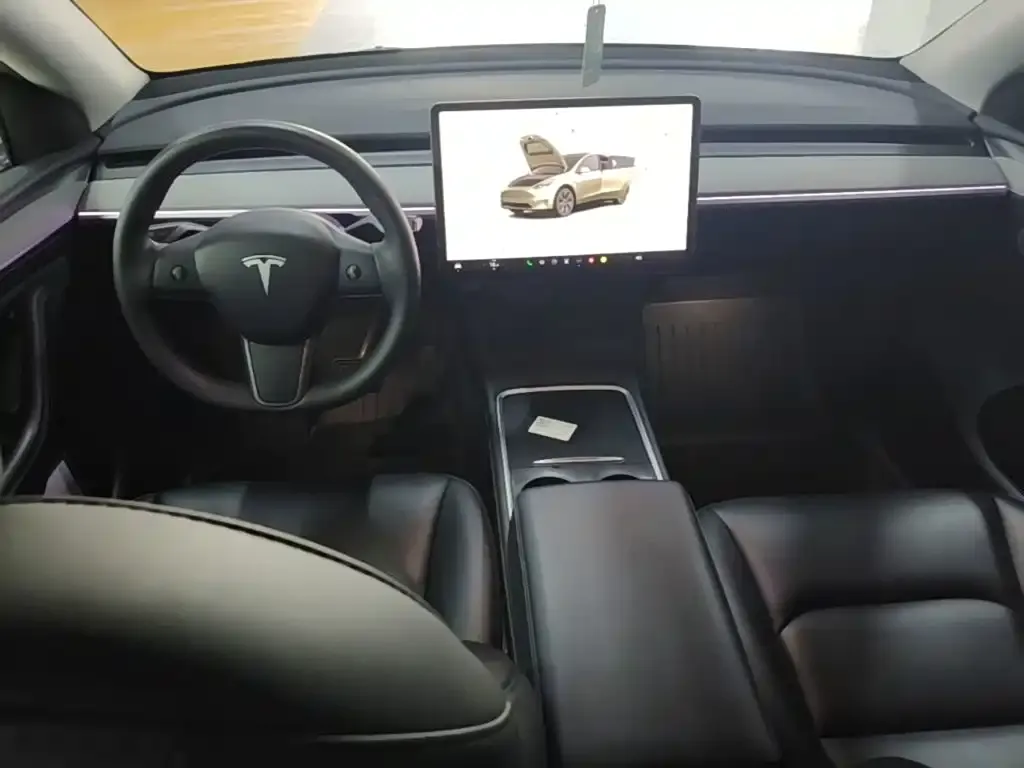 Tesla Model Y — фото 4