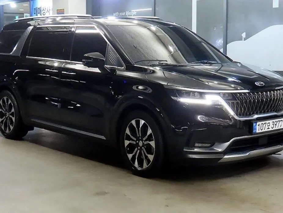 Kia Carnival — фото 1