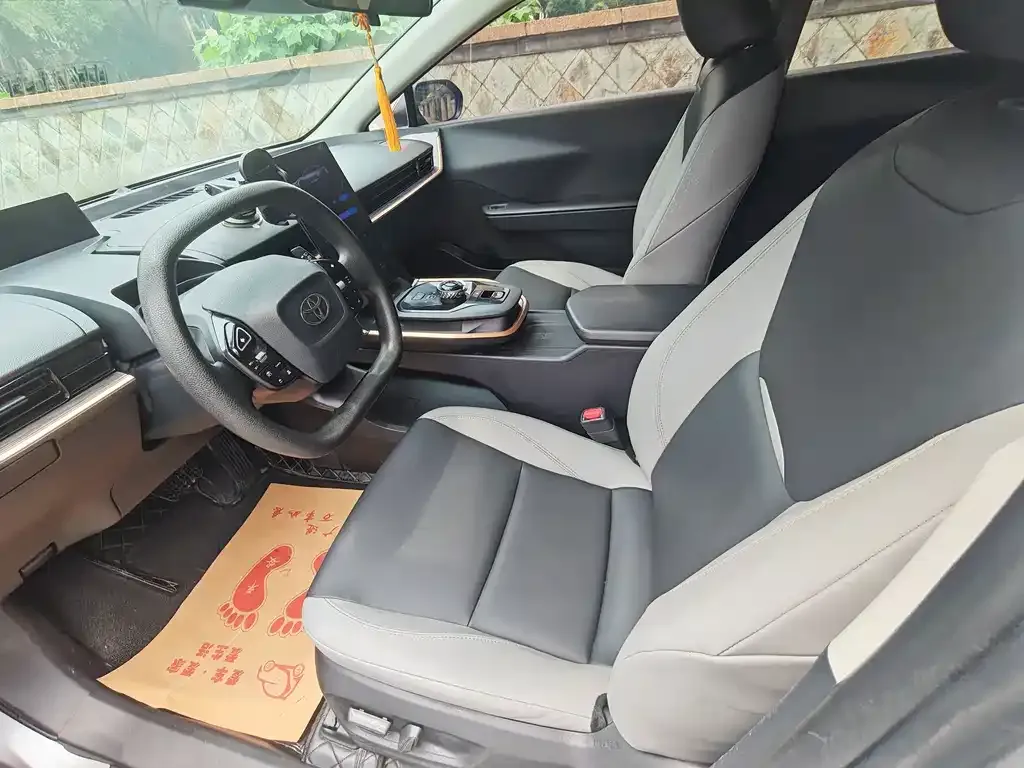 Toyota bZ3 2023 из CN, фото 2