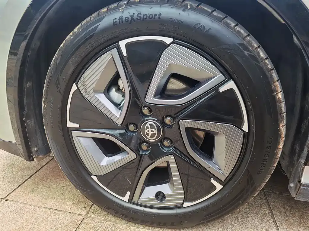 Toyota bZ3 2023 из CN, фото 6