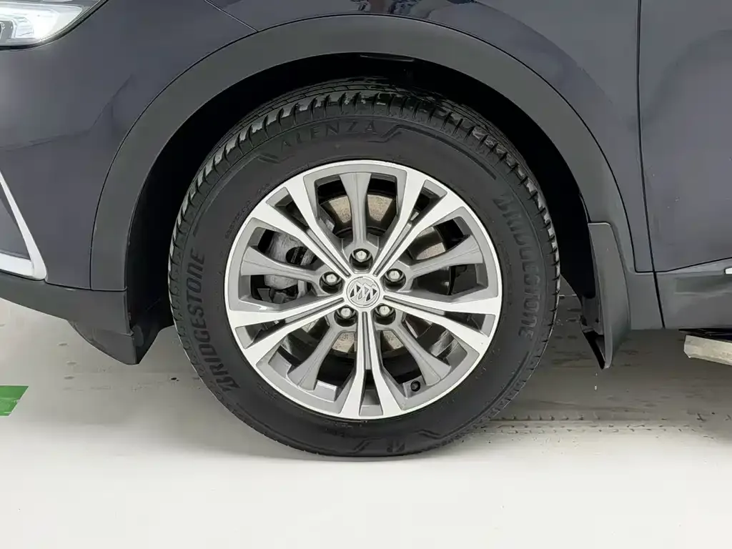 Buick Envision Plus — фото 8