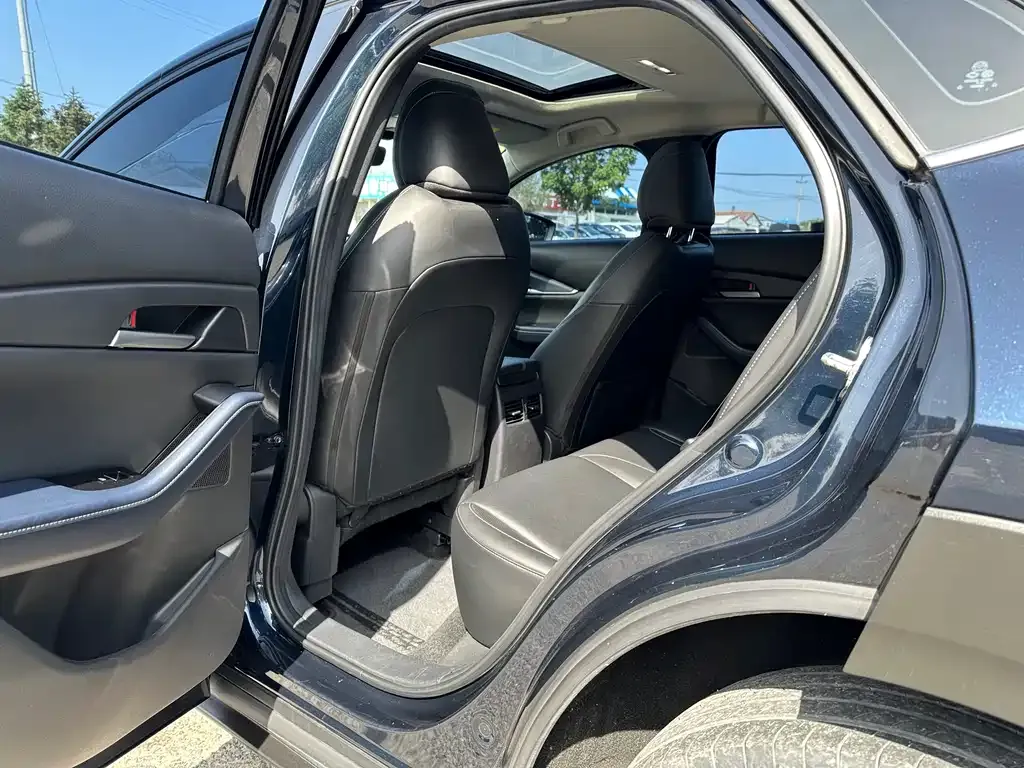 Mazda CX-30 2022 из CN, фото 3