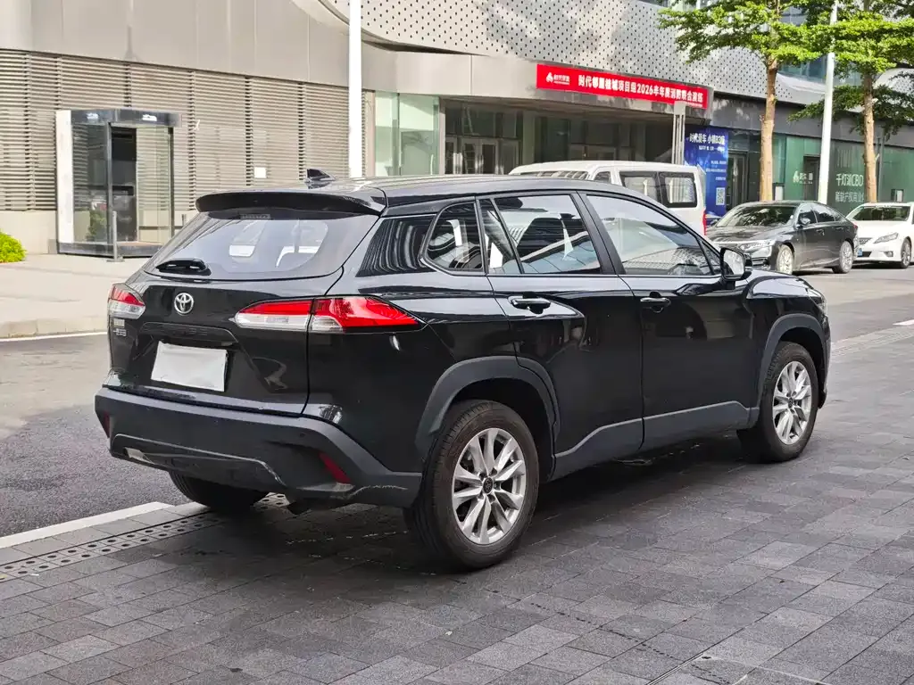 Toyota Corolla Cross — фото 10