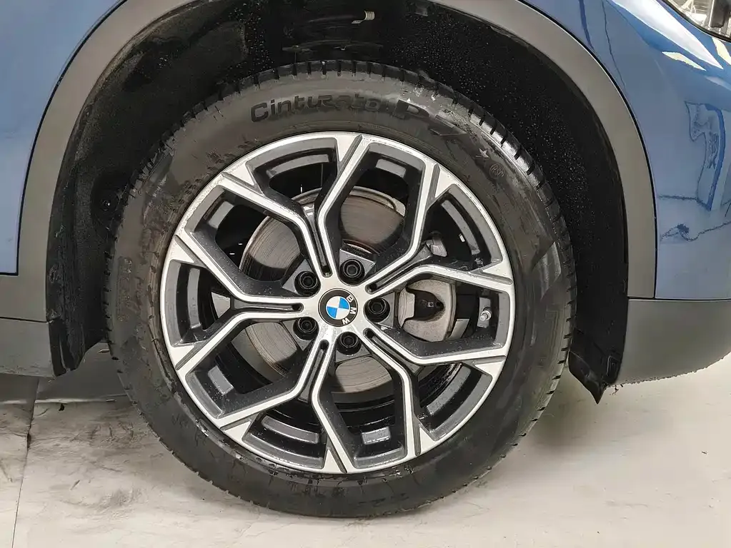 BMW X1 — фото 7