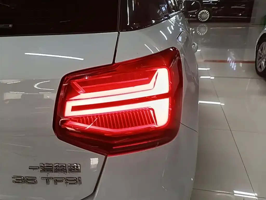 Audi Q2L 2021 из CN, фото 9