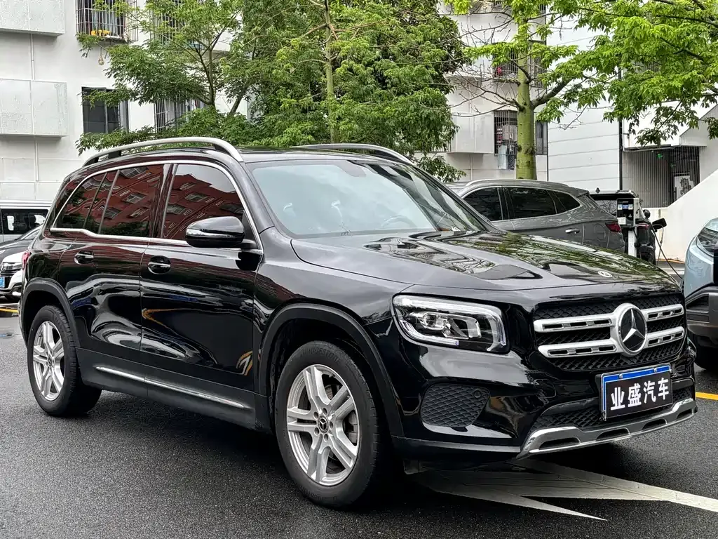 Mercedes-Benz GLB — фото 10
