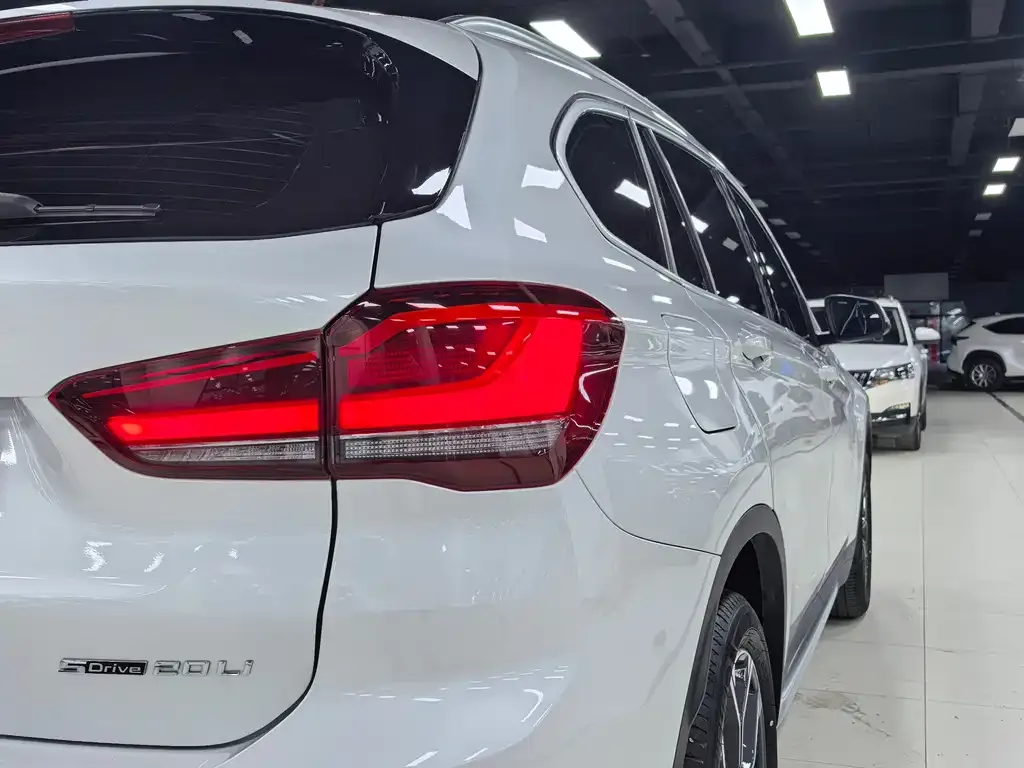 BMW X1 — фото 5
