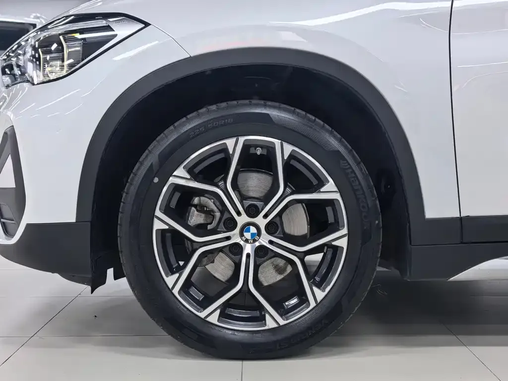 BMW X1 — фото 9
