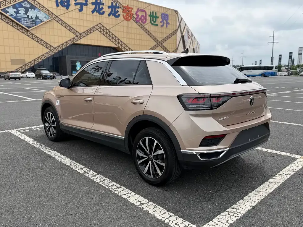 Volkswagen T-Roc — фото 3