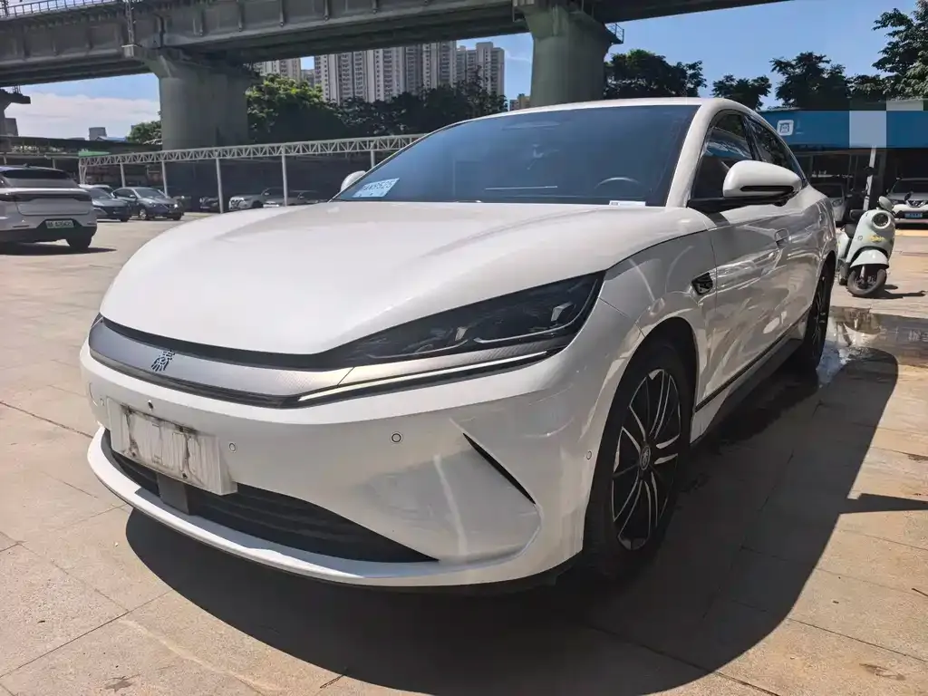 BYD Qin L — фото 1