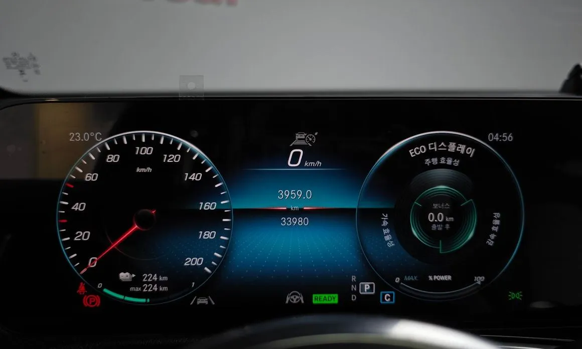 Mercedes-Benz EQB 2024 из KR, фото 5
