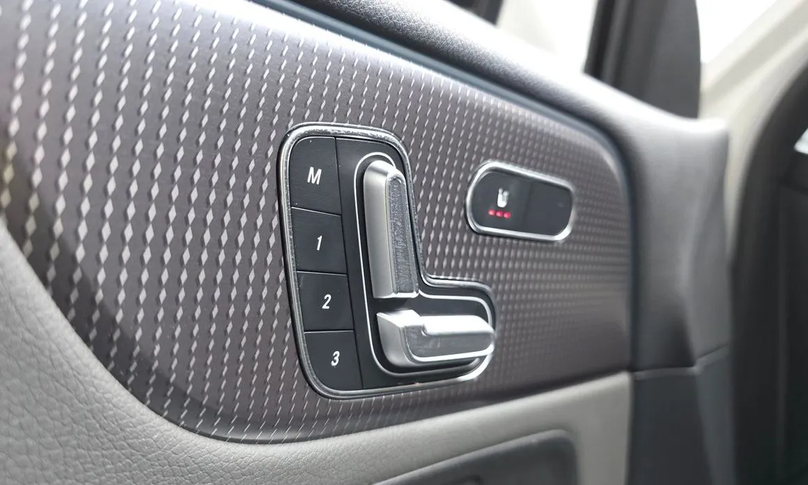 Mercedes-Benz EQB 2024 из KR, фото 10