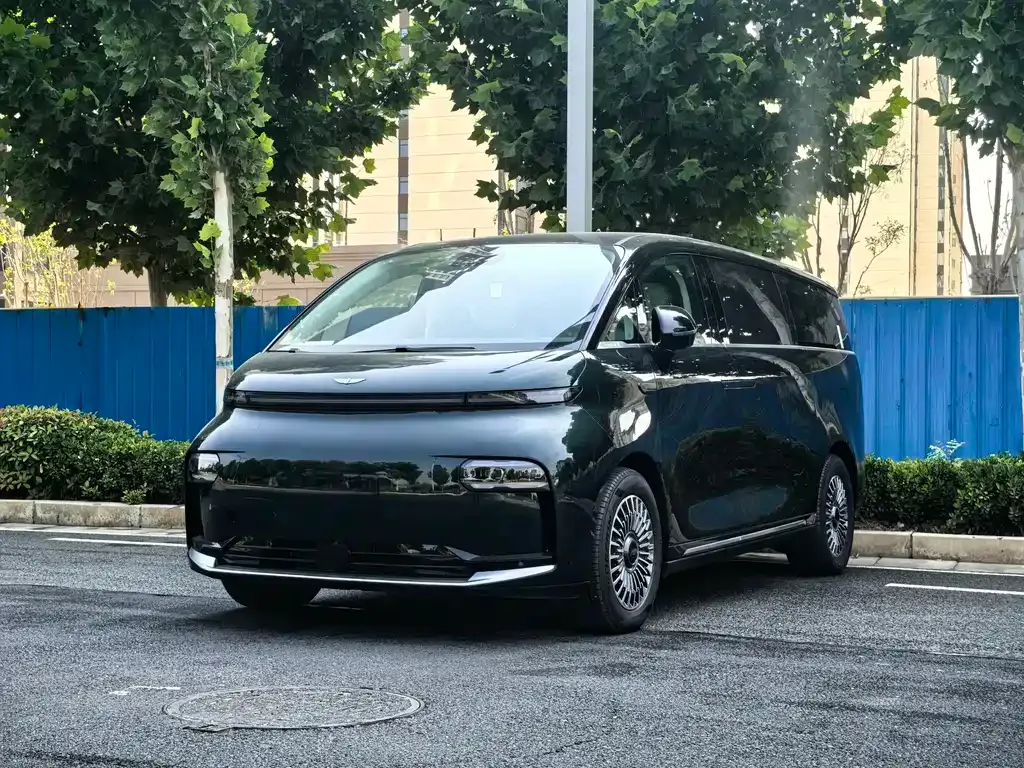 Geely Yizhen L380