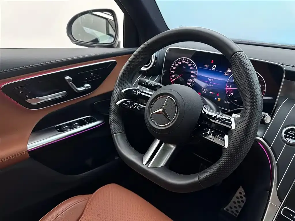 Mercedes-Benz GLC — фото 9