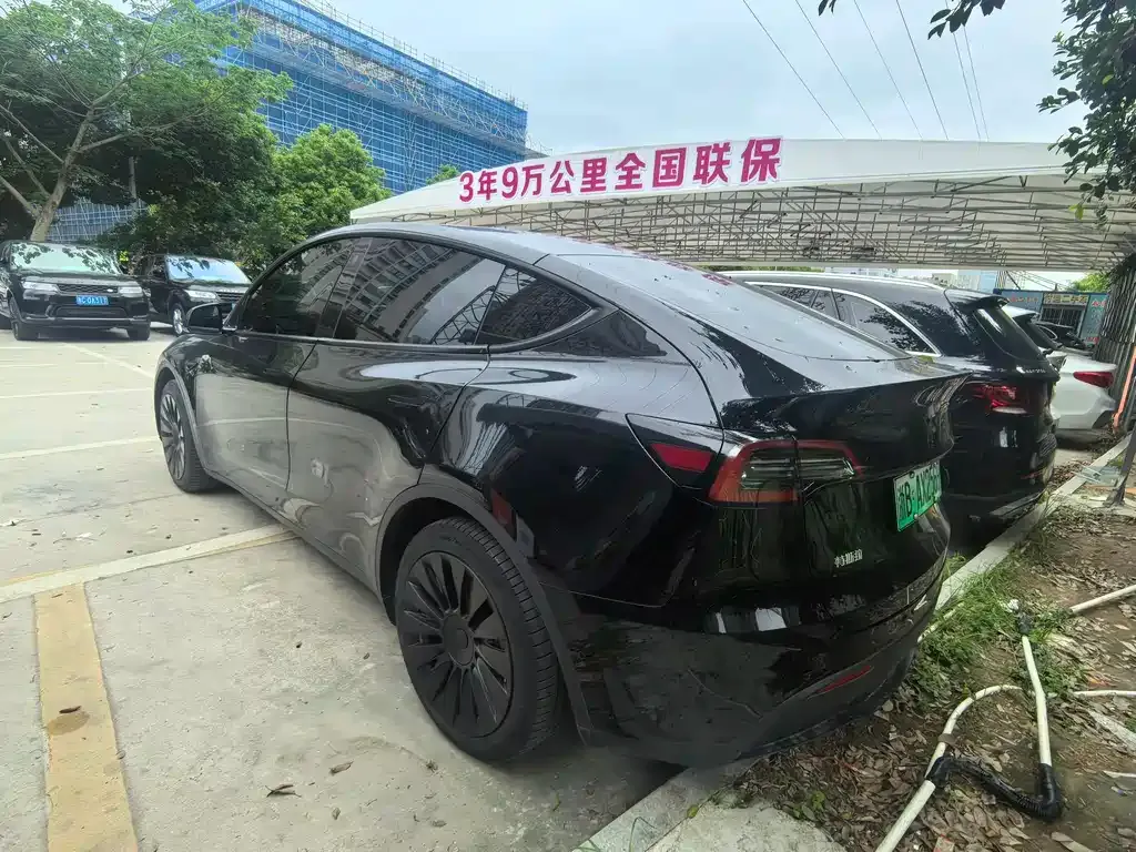 Tesla Model Y — фото 8