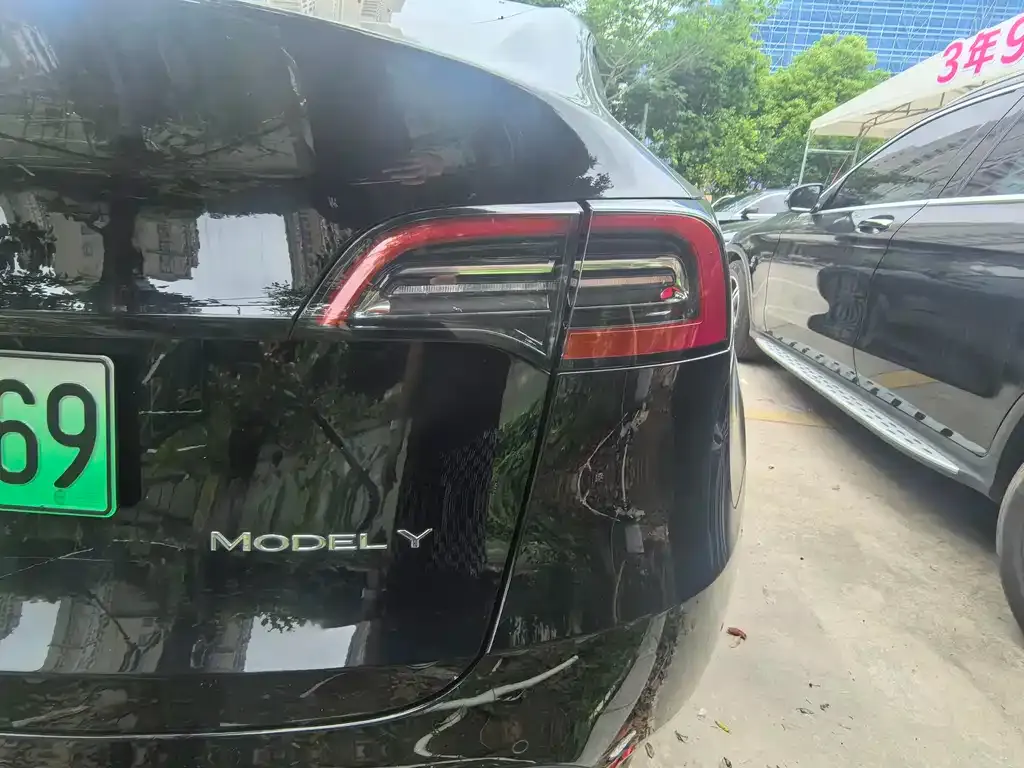 Tesla Model Y — фото 4