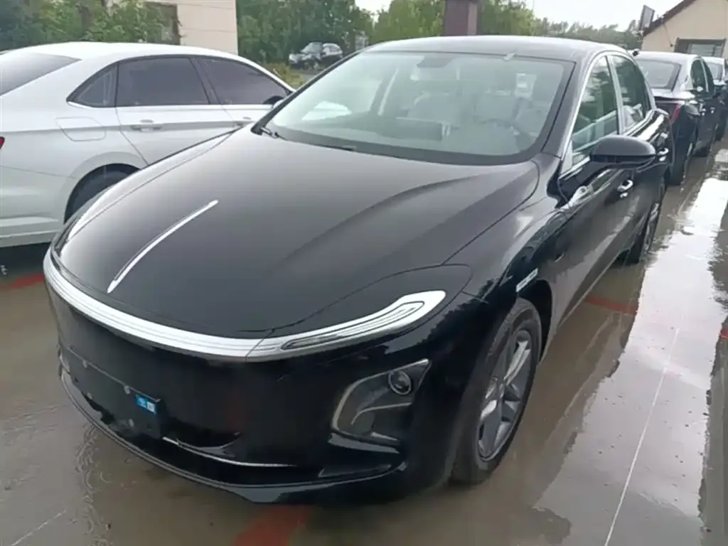 Hongqi E-QM5 — фото 2