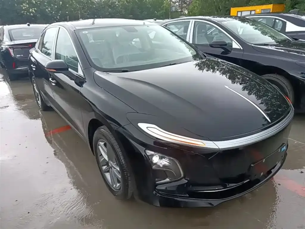 Hongqi E-QM5 — фото 10