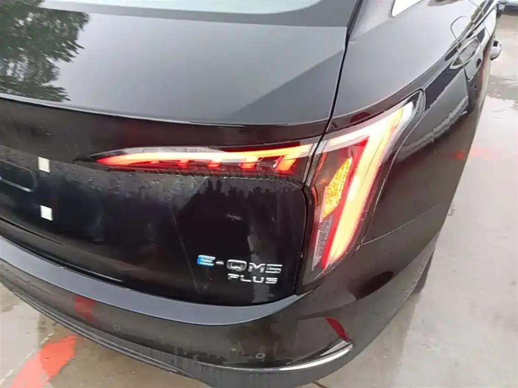 Hongqi E-QM5 — фото 3