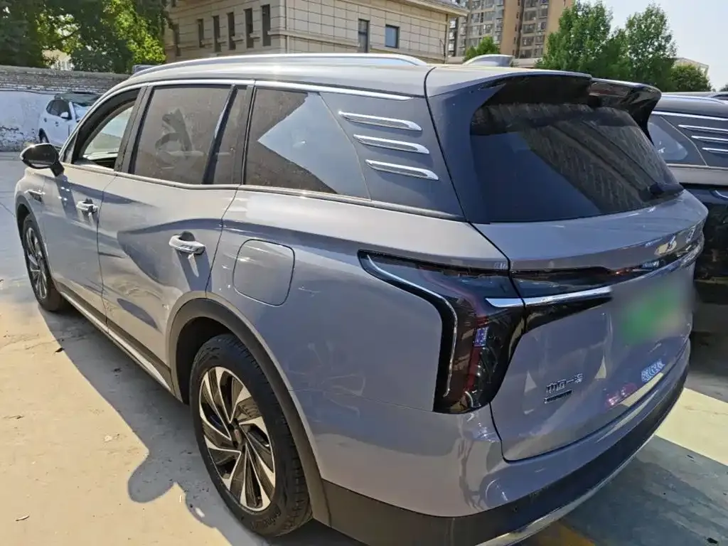 Hongqi HS7 PHEV — фото 10