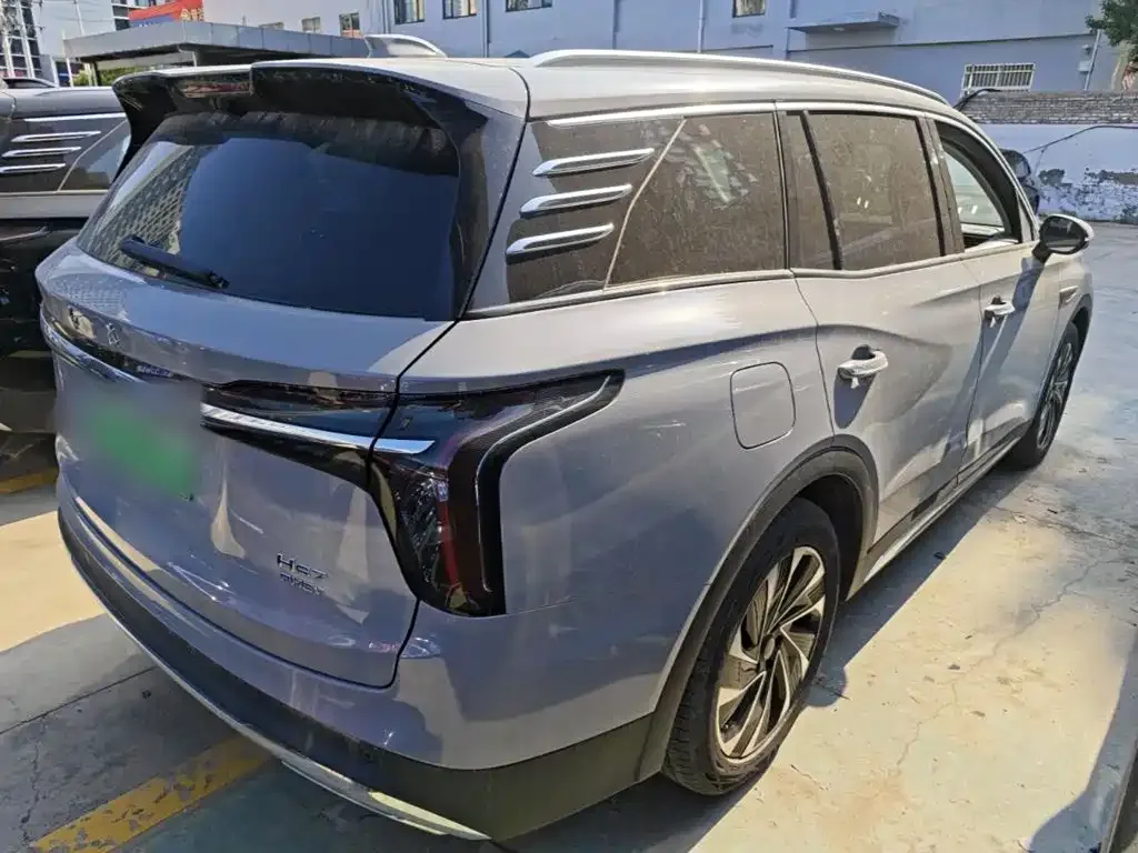 Hongqi HS7 PHEV — фото 8