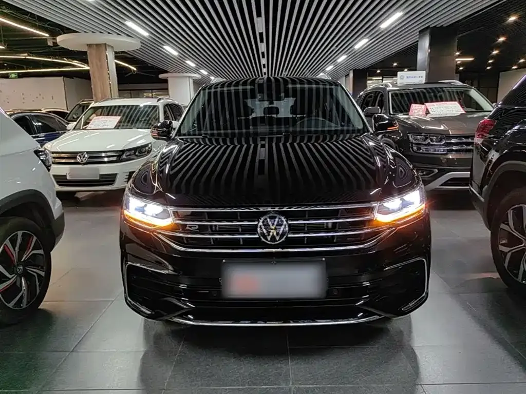 Volkswagen Tiguan L — фото 5