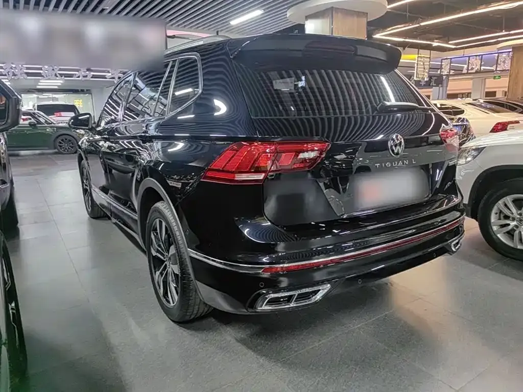 Volkswagen Tiguan L — фото 6