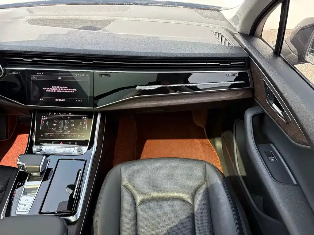 Audi Q7 2022 из CN, фото 9