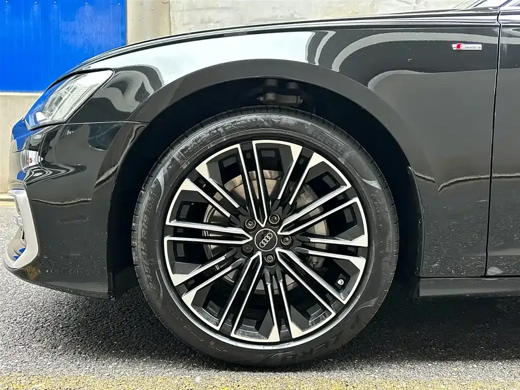 Audi A6L — фото 6