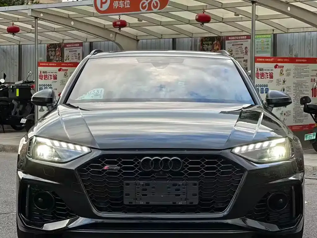 Audi RS 4 2023 из CN, фото 8