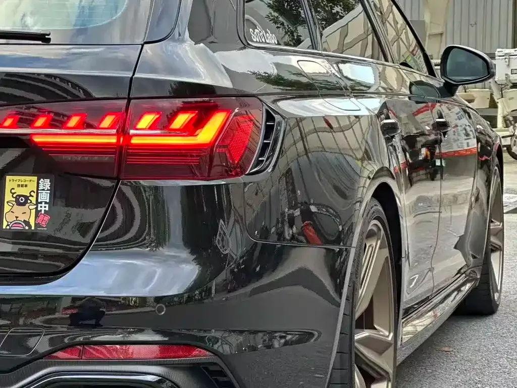 Audi RS 4 2023 из CN, фото 9