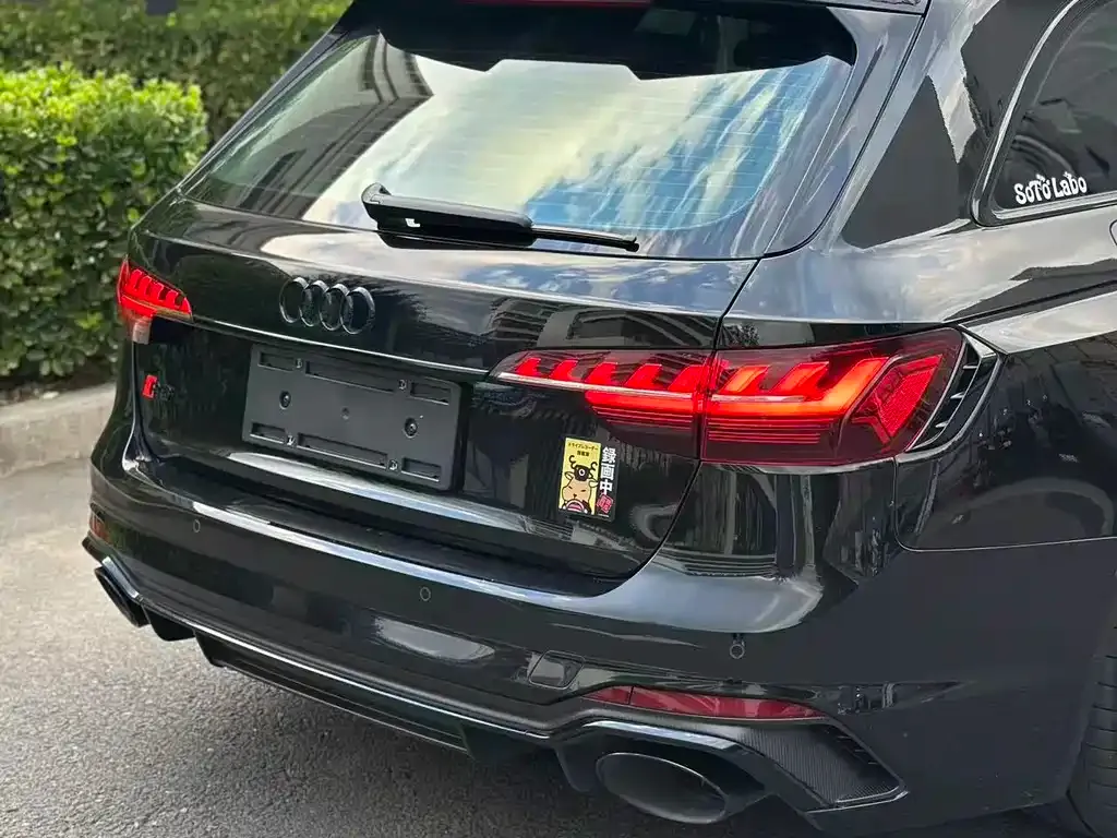 Audi RS 4 2023 из CN, фото 6