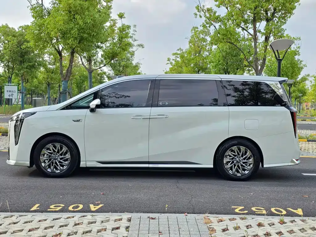 GAC Motor Trumpchi M8 — фото 6