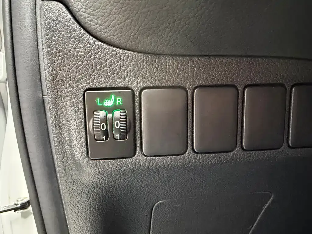 Mitsubishi Outlander 2023 из CN, фото 9