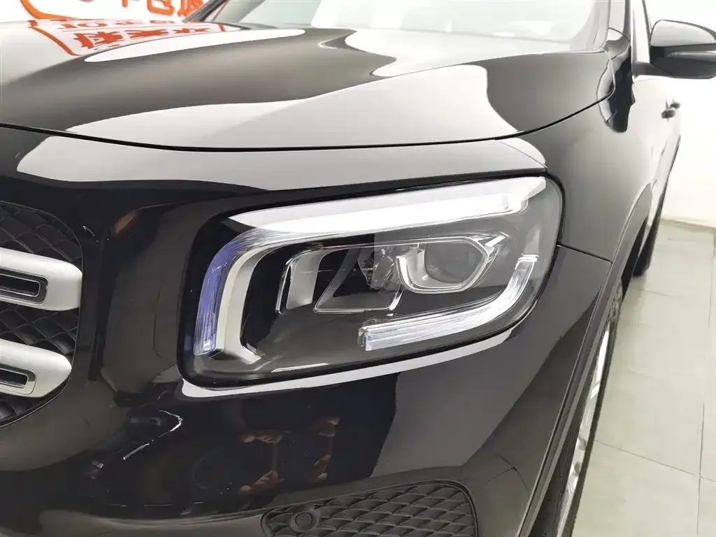 Mercedes-Benz GLB — фото 2