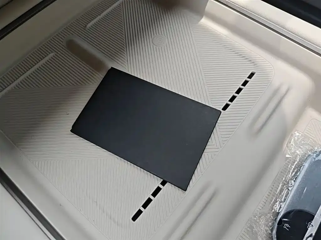 Li Auto i8 — фото 8